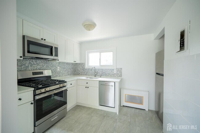 Building Photo - 44 B Garfield Park