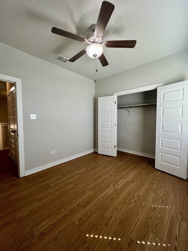 Building Photo - 374 Creekside Curve