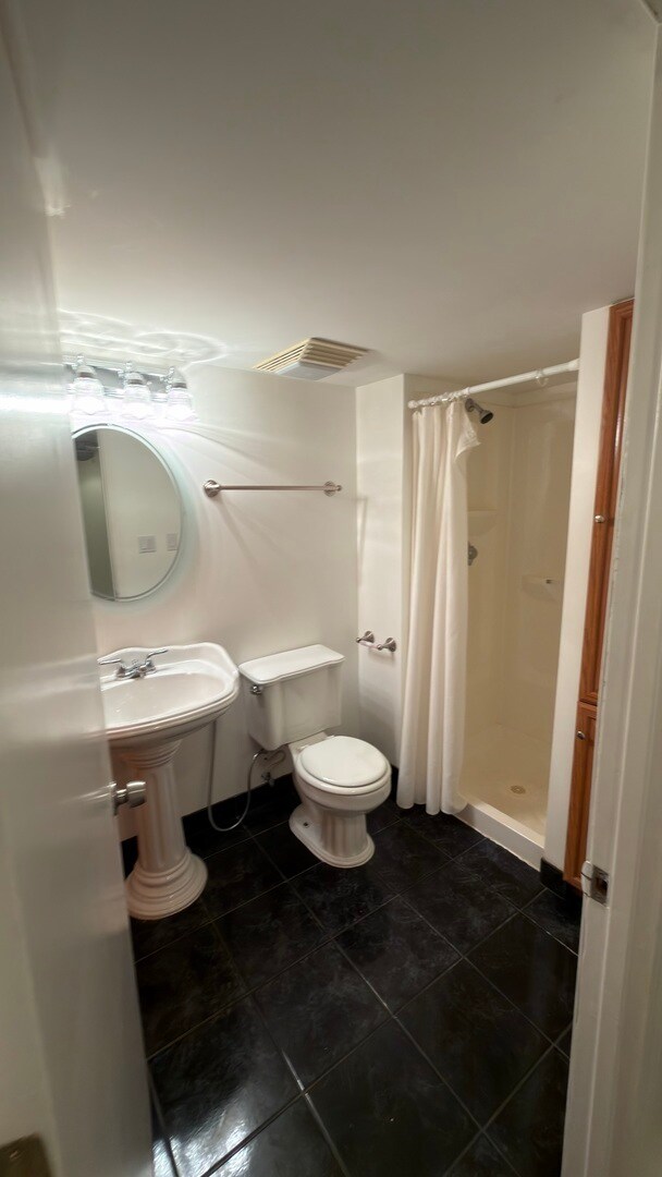 Building Photo - 8114 160th St