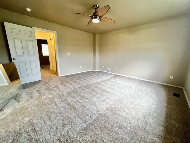 Building Photo - Spacious 4 Bed, 3.5 Bath Home with Finished Basement in South Fort Collins!