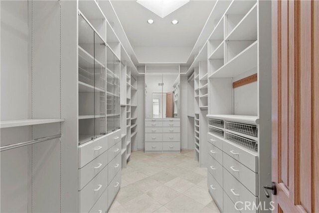 Building Photo - 2 Inverness Ln