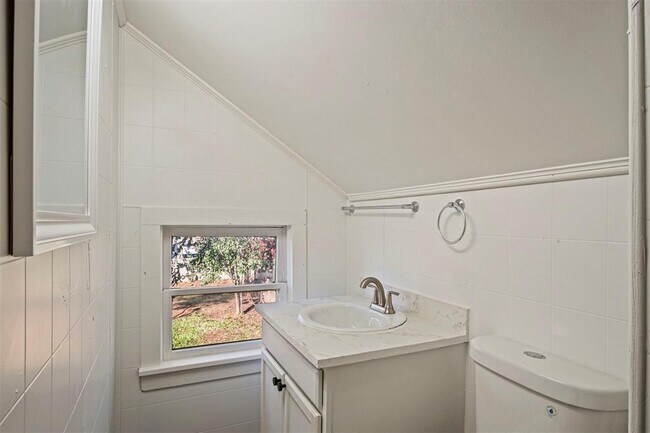 Building Photo - 609 SW 30th St