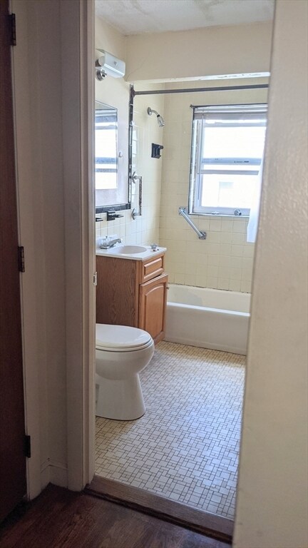 Building Photo - 14 Grove St