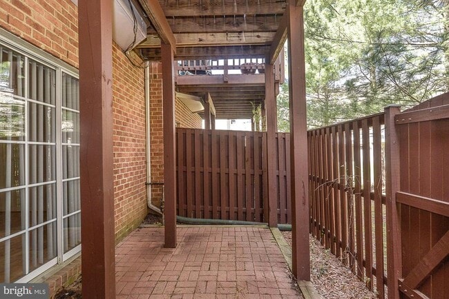 Building Photo - 6028 Madison Overlook Ct