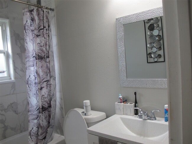 Building Photo - 14207 Long River Ct