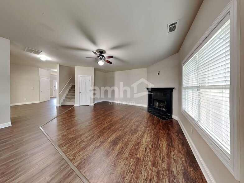 Building Photo - 5203 Catrina Way