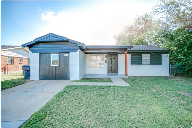 Primary Photo - 5304 Monte Pl