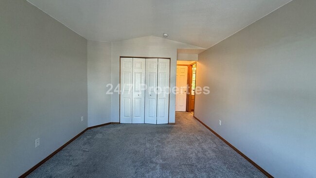 Building Photo - Spacious 3 BD | 2.5 BA Duplex - Beaverton/...