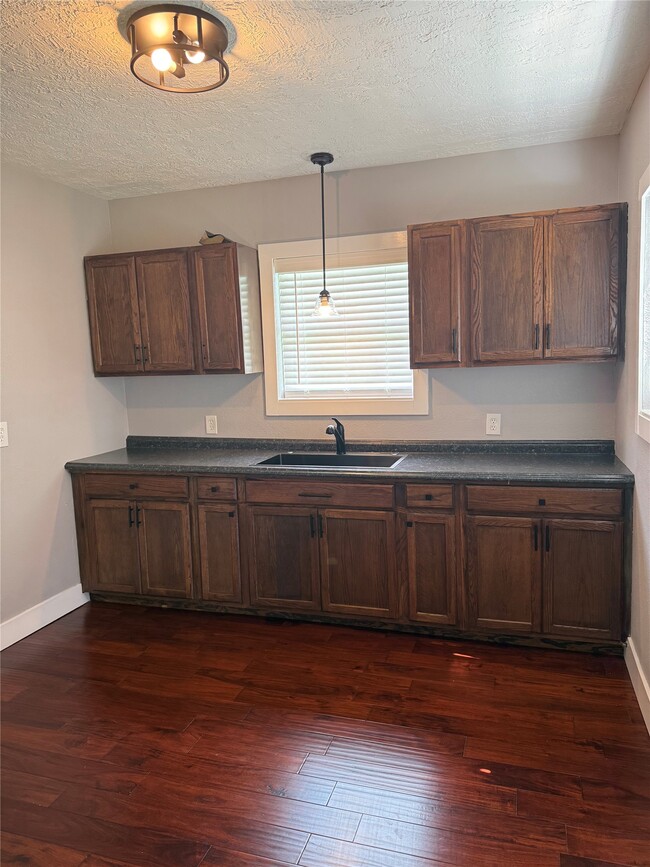 Building Photo - 8926 Courtney Dr
