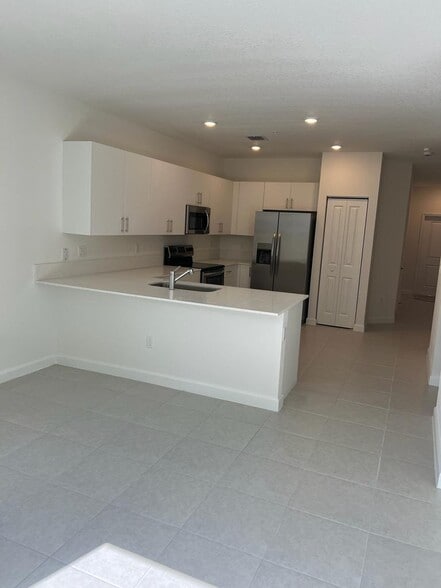 Building Photo - 237 SW 159th Way