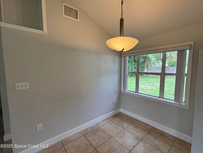 Building Photo - 672 Indian River Dr