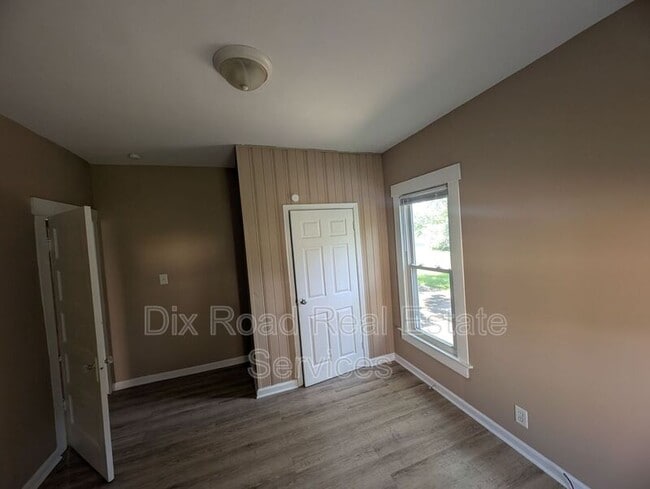 Building Photo - 1406 Calumet Ave