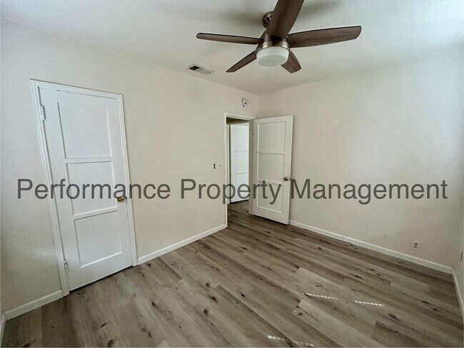 Building Photo - Charming 3 Bed/2 Bath NE Bakersfield Home w/ RBP & $0 Deposit Option