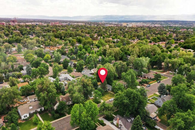 Building Photo - Beautiful 4 Bedroom 2 Bath Single Family H...