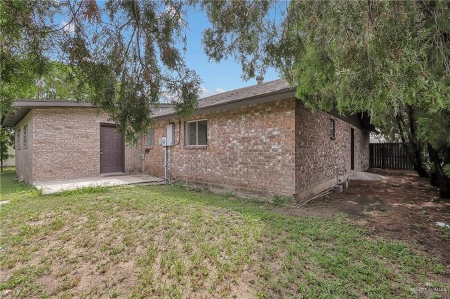 Building Photo - 1307 E Helmer St