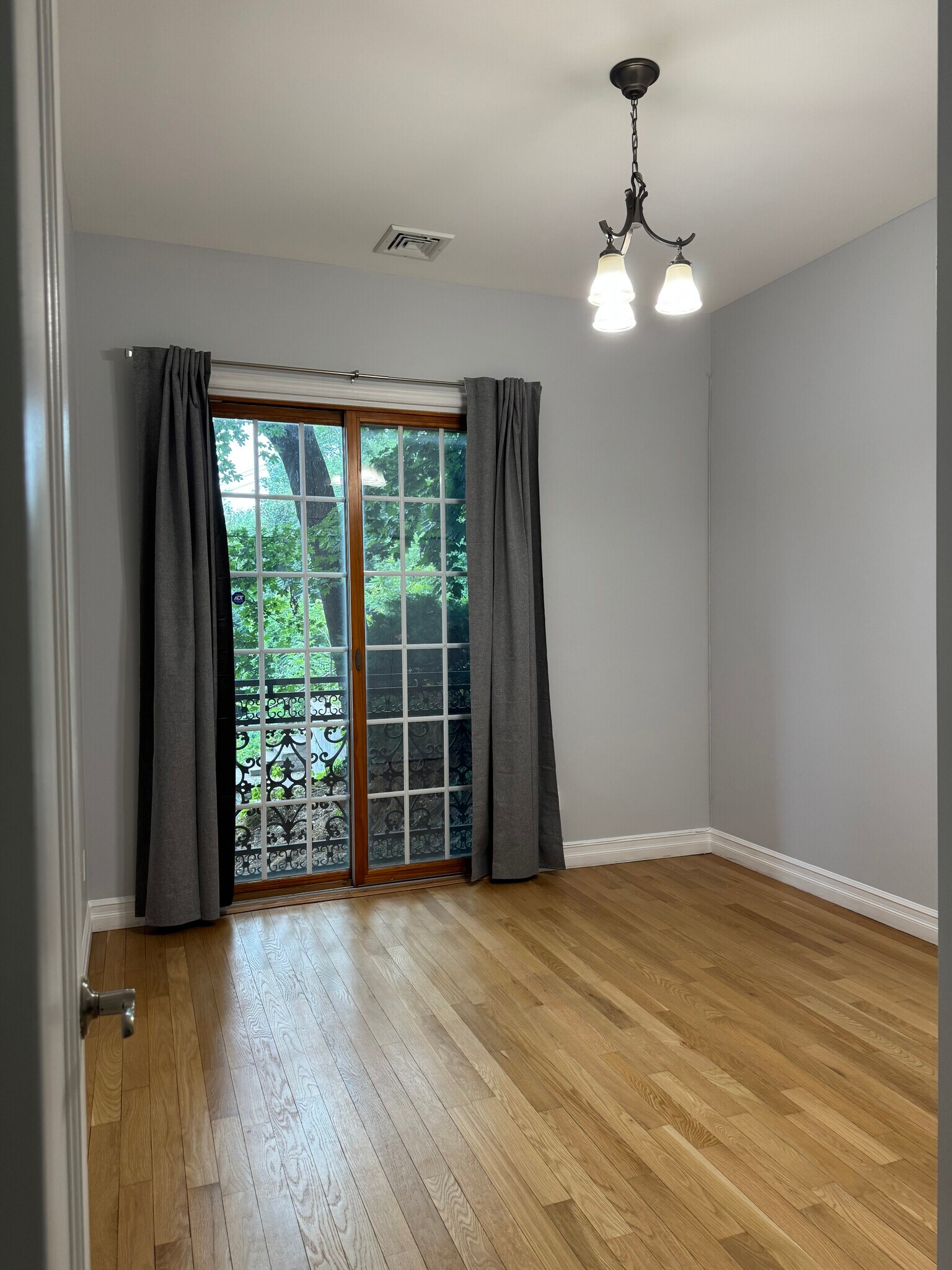 Building Photo - 315-1 Park Ave