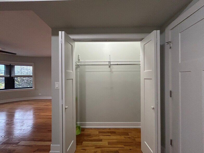 Building Photo - 545 Chestnut St