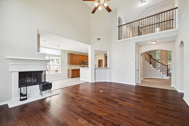 Building Photo - 30507 Russell Point Dr