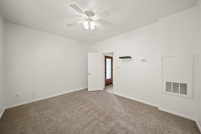Building Photo - 1509 Roy St