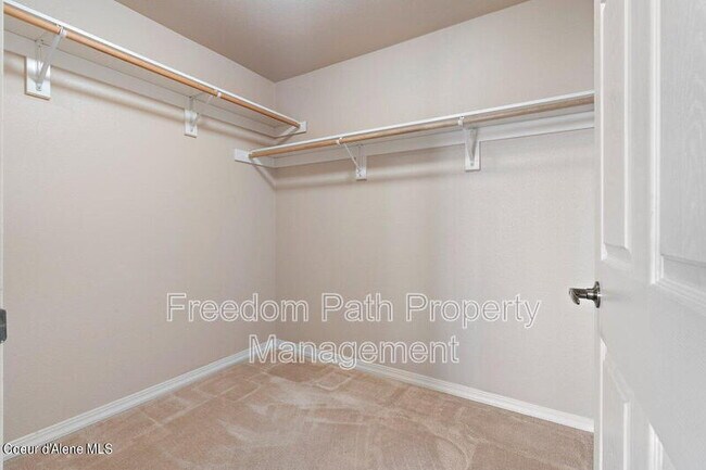 Building Photo - 310 N Promenade Loop