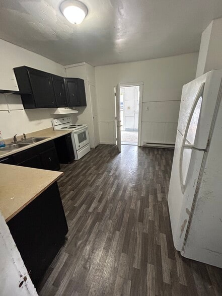 Kitchen - 31 N Fairview St