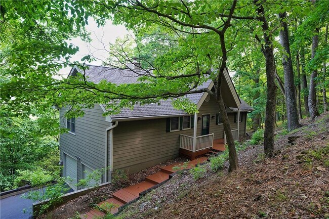 Building Photo - 127 Columbine Dr
