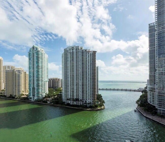 Building Photo - 300 S Biscayne Blvd