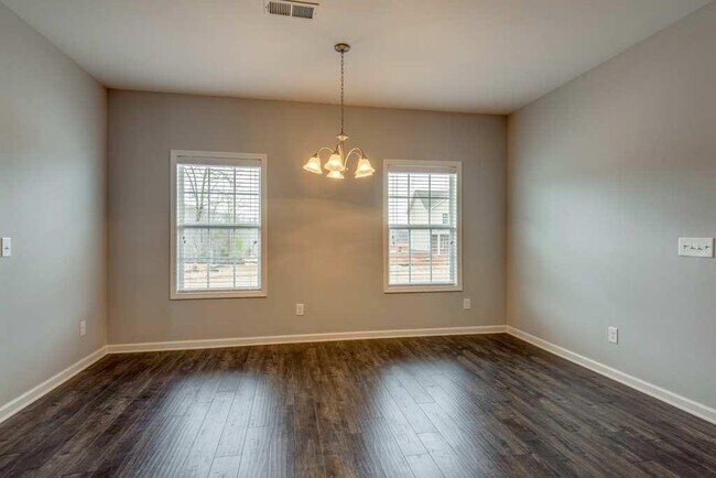 Building Photo - COMING SOON!   Fairview Station Charmer!  Perfectly comfortable 4/2.5 family home close to Westwo...