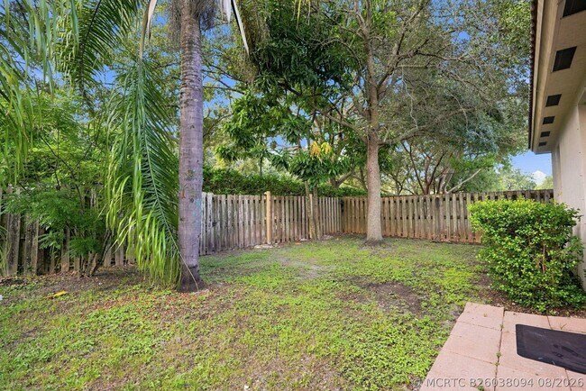 Building Photo - 3717 Pebblebrook Manor