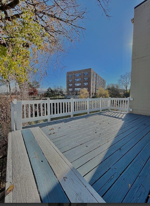 Building Photo - 111 S Summit St