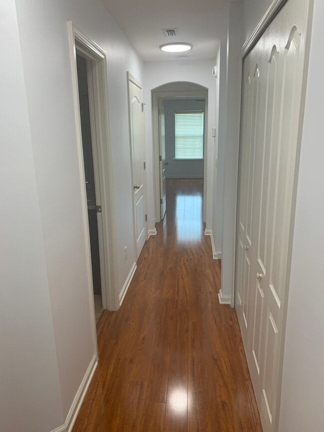 Building Photo - Spacious 3 Bed/2.5 Bath Townhome in Oakleaf