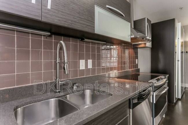 Building Photo - 1300 DeKalb Ave NE