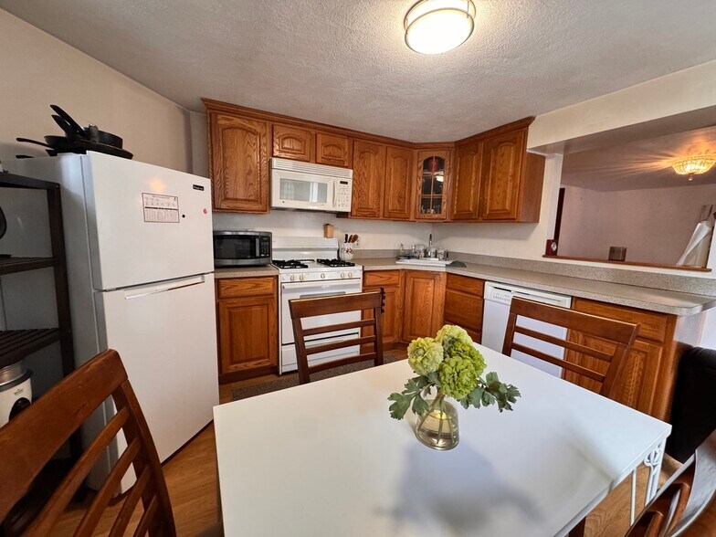 Primary Photo - 11 Columbus Ave