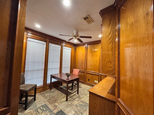Building Photo - 8215 Turnmill Ct