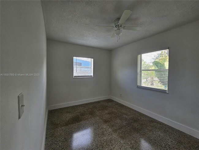 Building Photo - 1112 NW 15th Ave