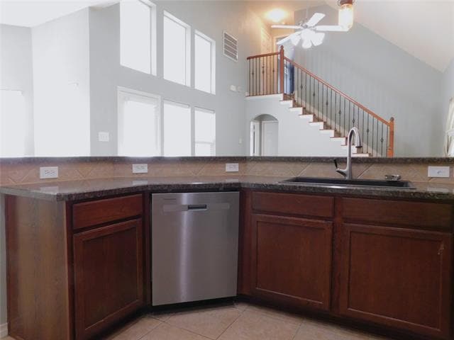 Building Photo - 1104 Hayden Ln