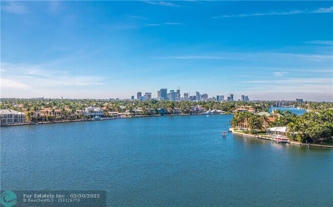 Building Photo - 511 Bayshore Dr