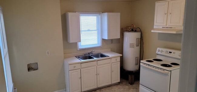 Building Photo - 106 Taylor St