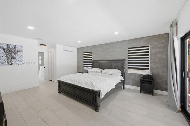 Building Photo - 9935 Ramblewood Dr