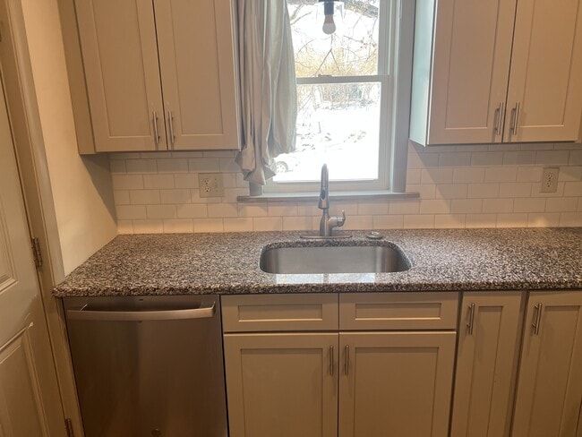 Building Photo - 34 N Lee St