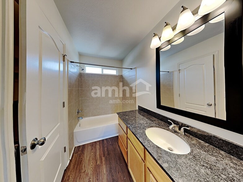 Building Photo - 229 Walton Dr