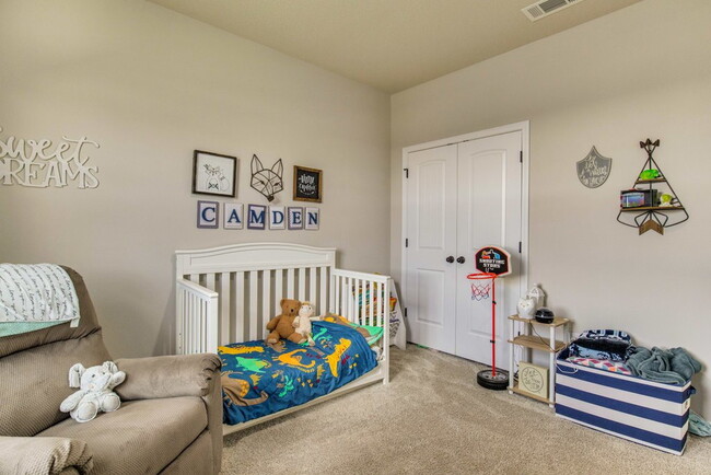 Building Photo - Bright, Beautiful Home in the Highly Desirable Sunrise Gated Community!