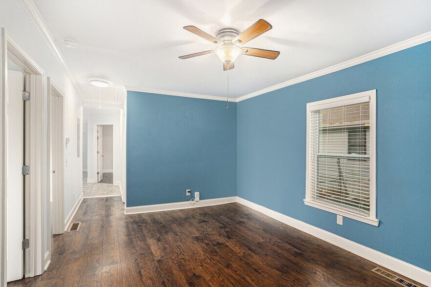 Building Photo - 3378 La Vista Dr