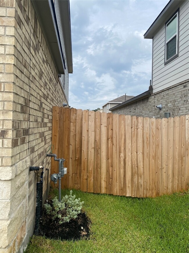 Building Photo - 122 Alset Dr