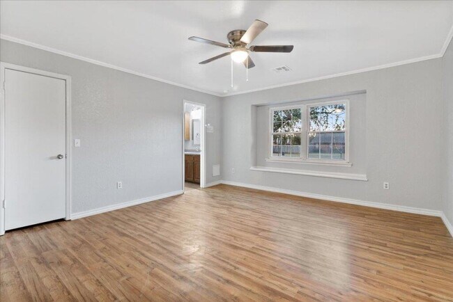 Building Photo - 1104 S Hunters Glen Cir