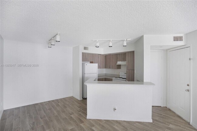 Building Photo - 417 Vista Isles Dr