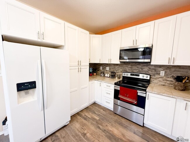 Building Photo - 13289 Onammi Ave