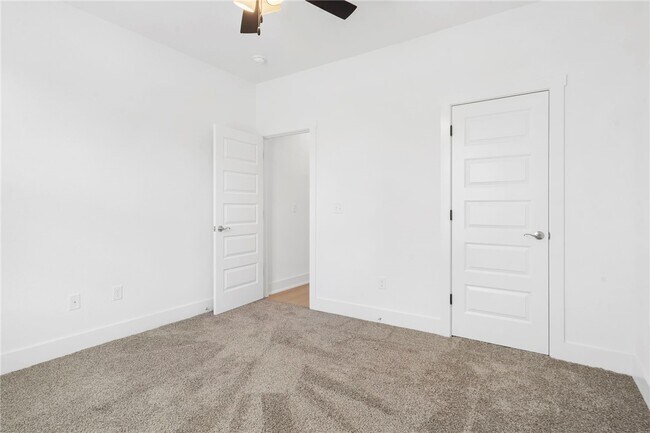 Building Photo - 6902 SW Basswood Ave