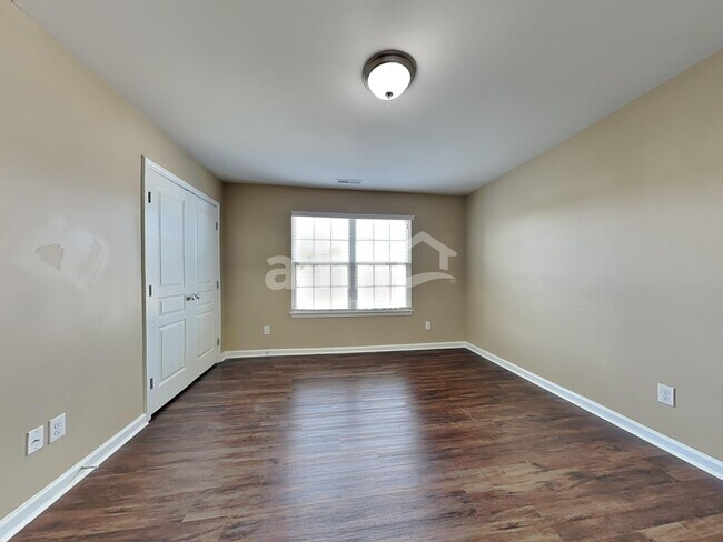 Building Photo - 1404 Manley Ct