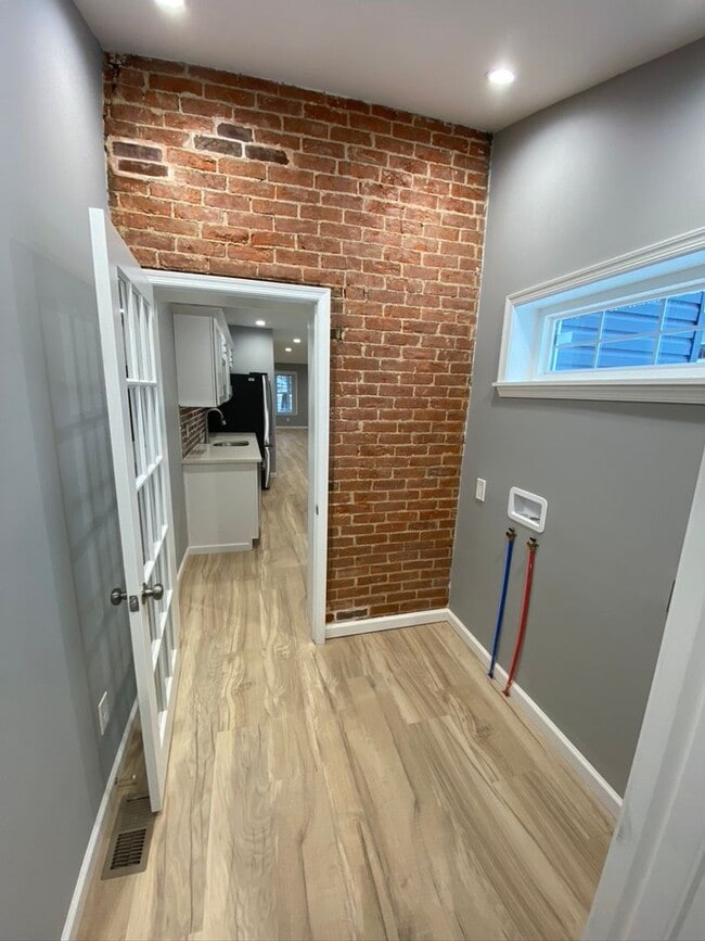 Building Photo - Awesome 3 bedroom 1.5 Bath Home in Emmaus